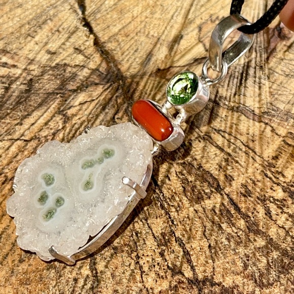 Solar Quartz Pendant 2 7/8” - Picture 11 of 15